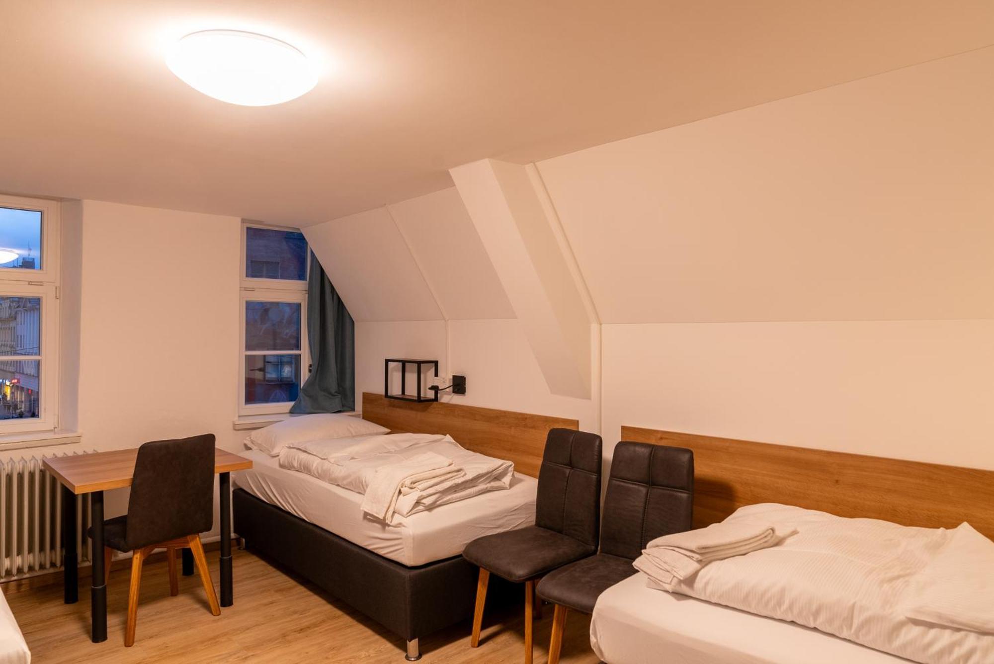 Brauhaus-Hotel Koenig Von Flandern เอาก์สเบิร์ก ภายนอก รูปภาพ